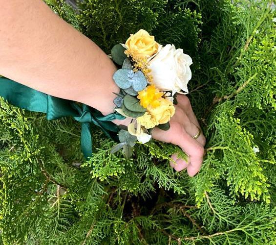 Pulsera-flores-preservadas-Earrach-2.jpg Pulsera-flores-preservadas-Earrach-2.jpg