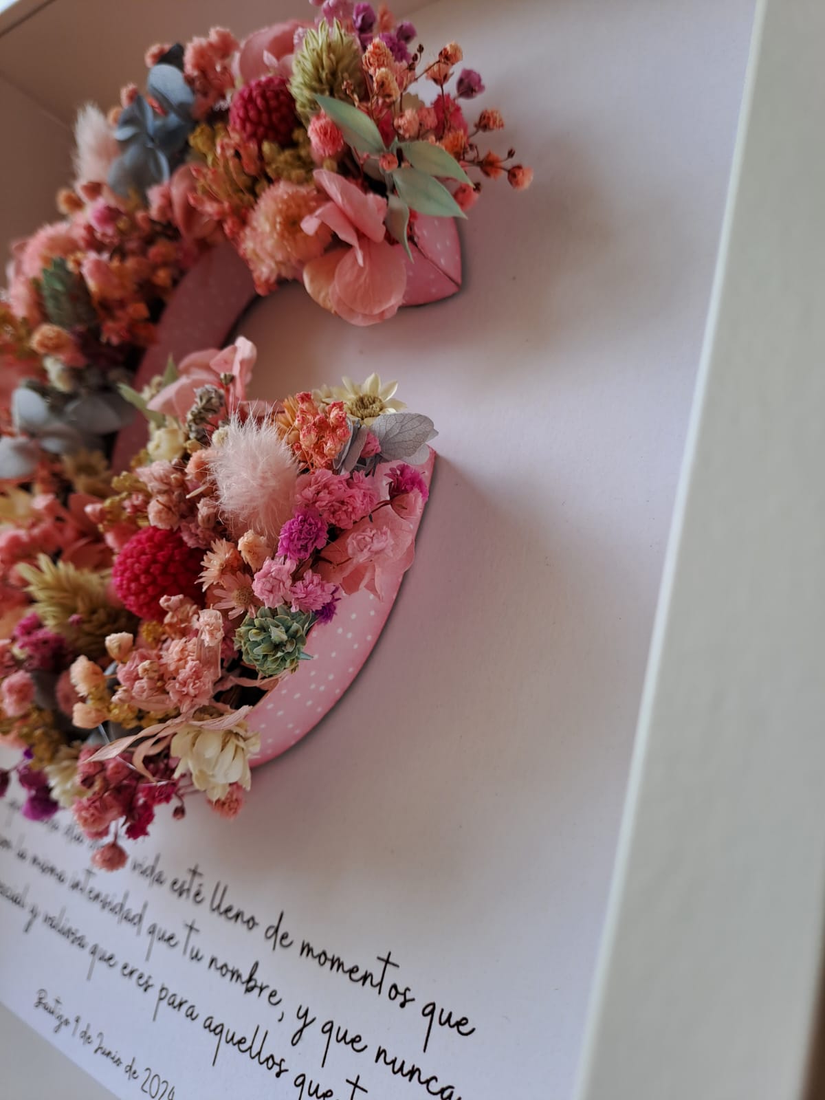 Cuadro Con Inicial De Flores Preservadas Personalizable Con Nombre Y